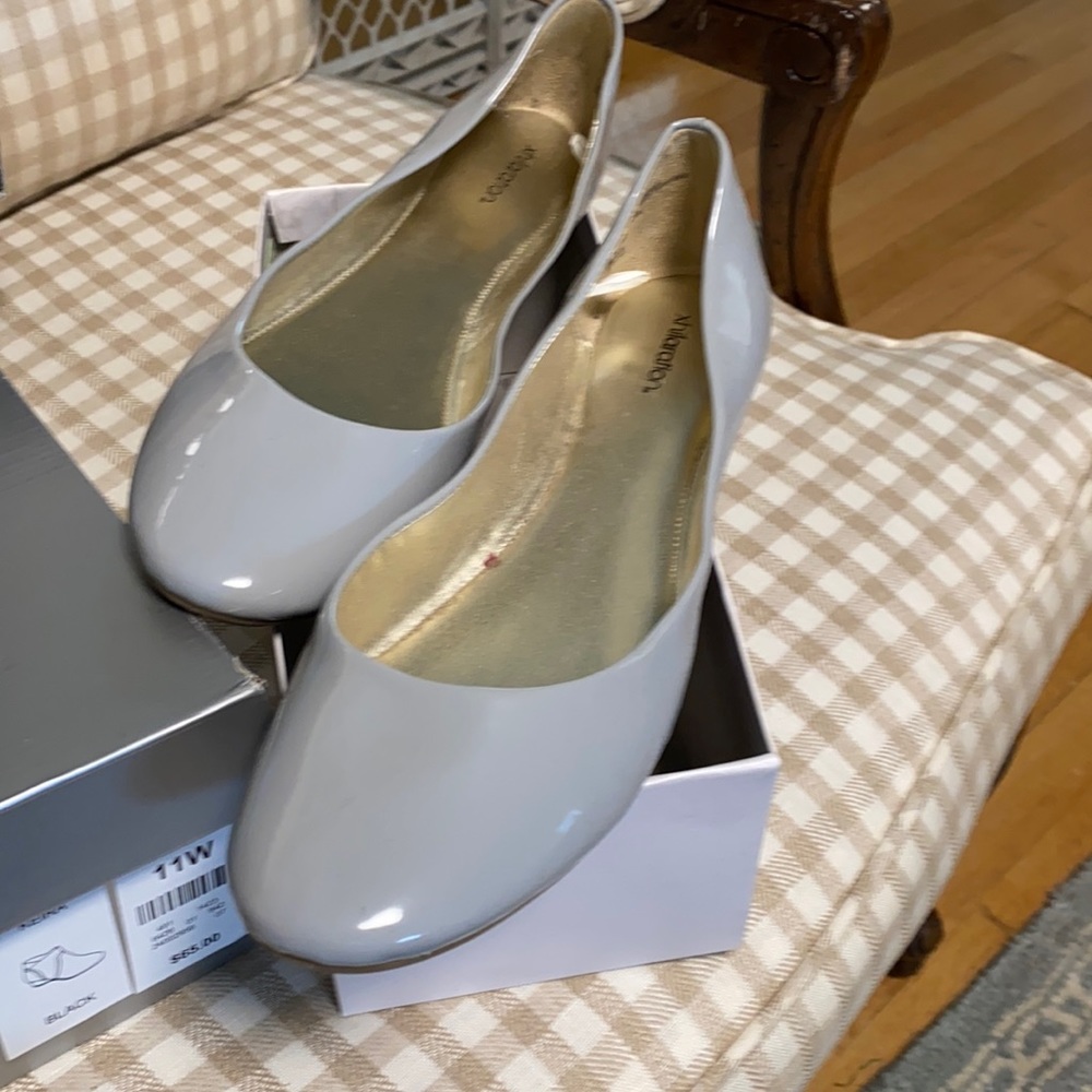 Grey flat size 11